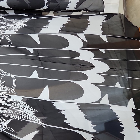 Butterfly Cape - Picture 3 of 5